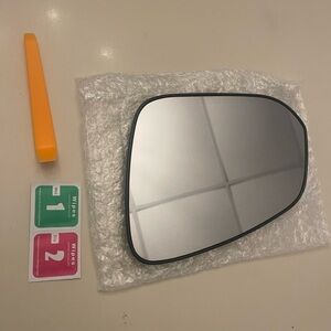 E-Vniko Left Driver Side Mirror Glass with Blind Spot for Toyota Rav4 2016-2018